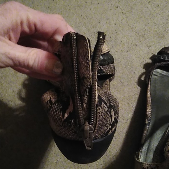 Beige, gray , and brown snakeskin pattern sandals - Picture 5 of 5